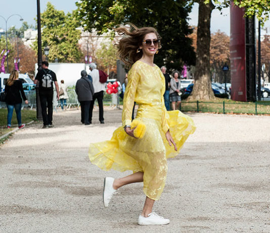 Żółty - najmodniejszy kolor tego lata