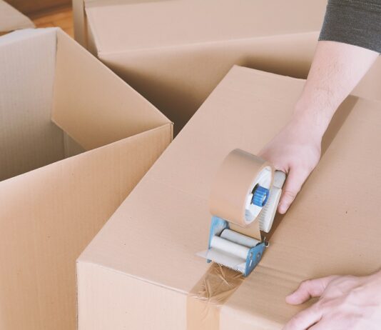 Pudełka kartonowe w e-commerce - bezpieczny transport produktów