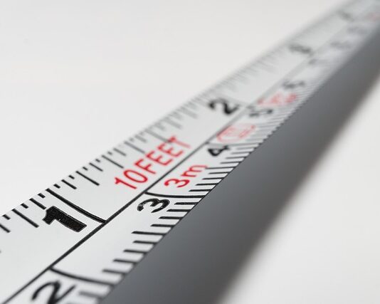 Ile cm ma rozmiar buta 38?