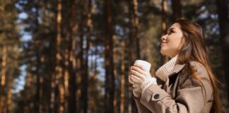 Modne płaszcze damskie na każdą okazję