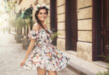 Kobieta ubrana w sukienkę