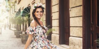 Kobieta ubrana w sukienkę